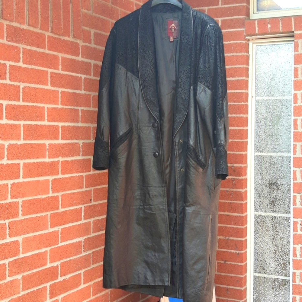 Leather coat - Picture 3 of 4